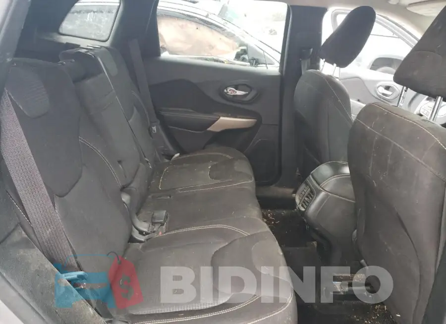 1C4PJMCSXHD215972 Photo# 10