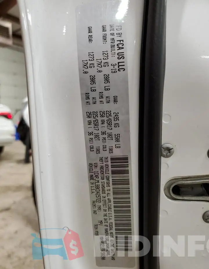 1C4PJMLB8KD425722 Photo# 12