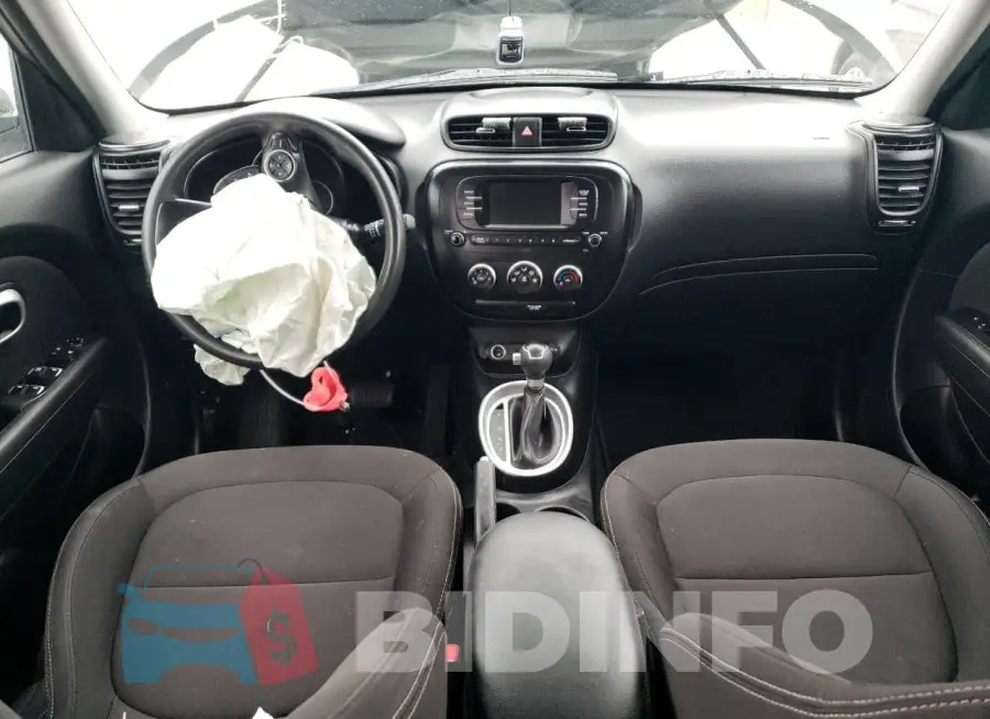 KNDJN2A20J7586922 Photo# 8