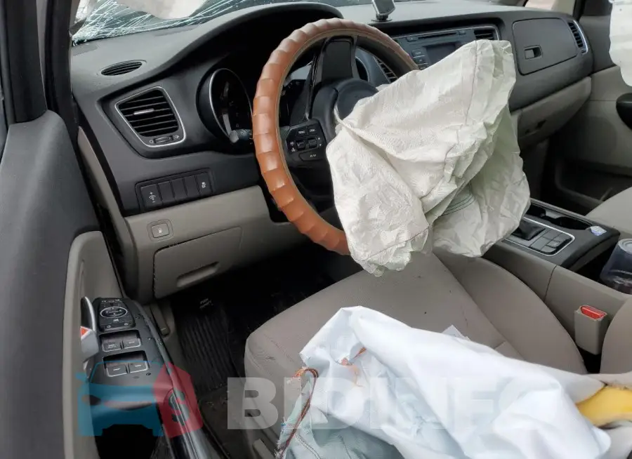 KNDMB5C15F6061511 Photo# 8