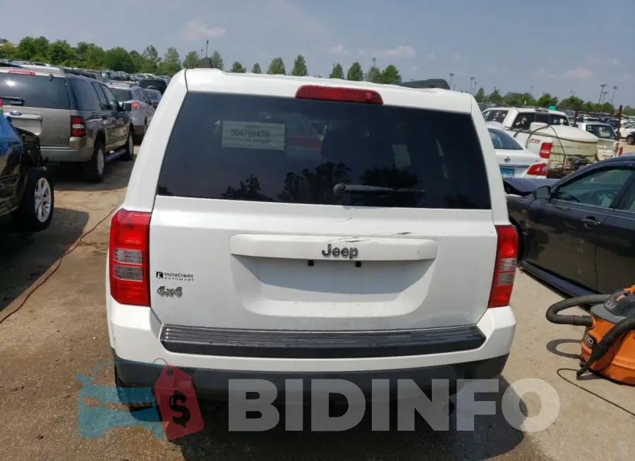 1C4NJPBAXFD138521 Photo# 6