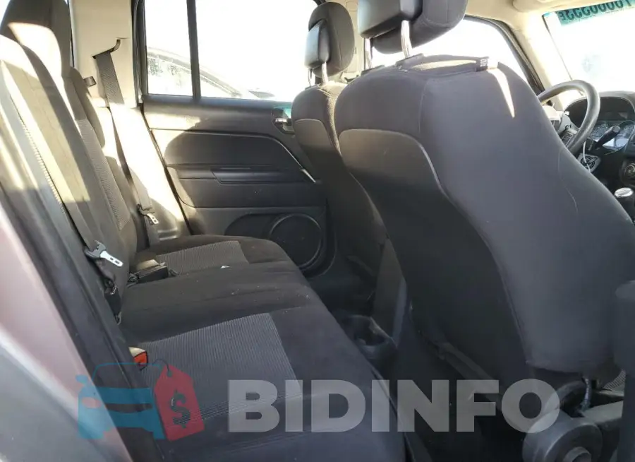 1C4NJRBB2FD188432 Photo# 10
