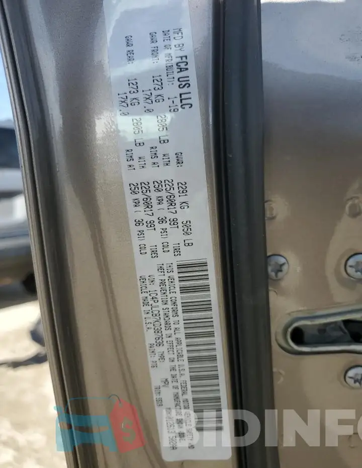 1C4PJLCB7KD387636 Photo# 12