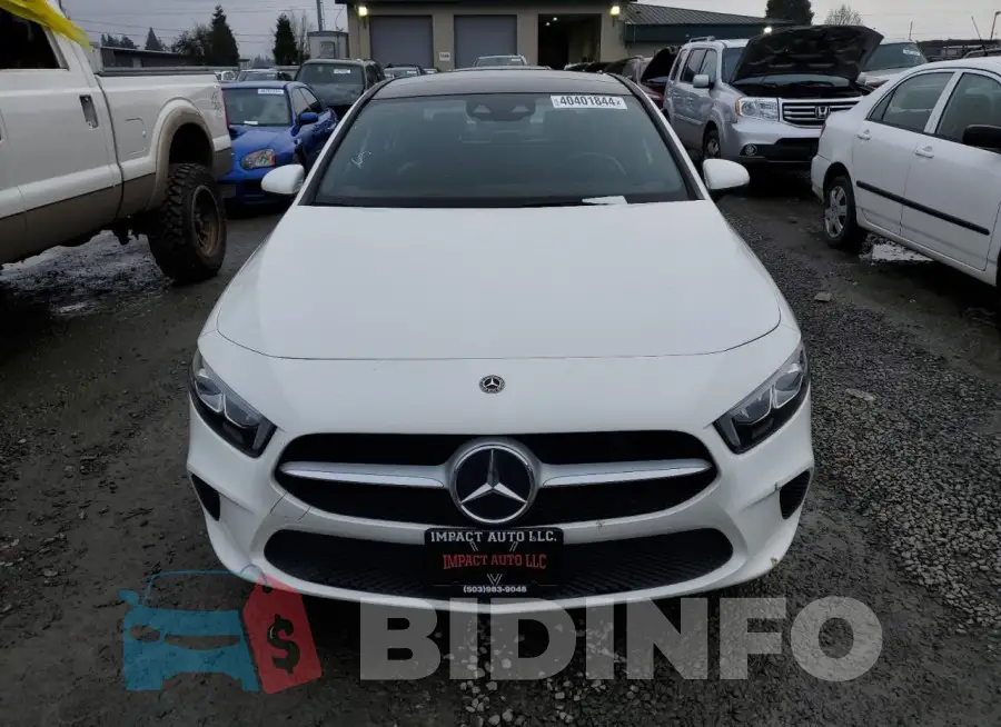 WDD3G4FB8KW000701 Photo# 5
