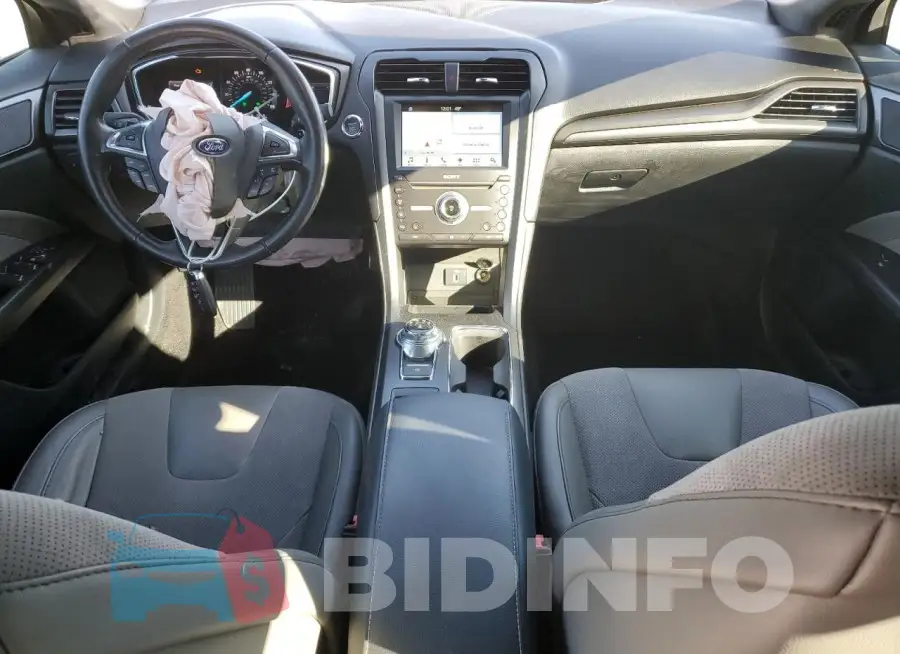 3FA6P0VP3HR327912 Photo# 8
