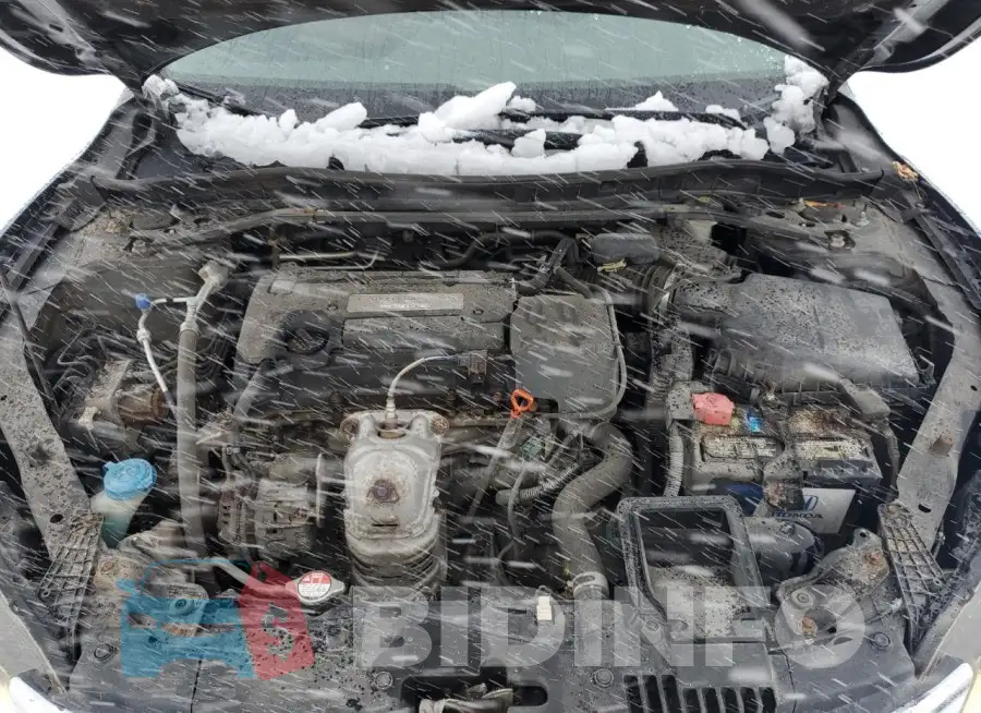 1HGCR2F7XFA038147 Photo# 11
