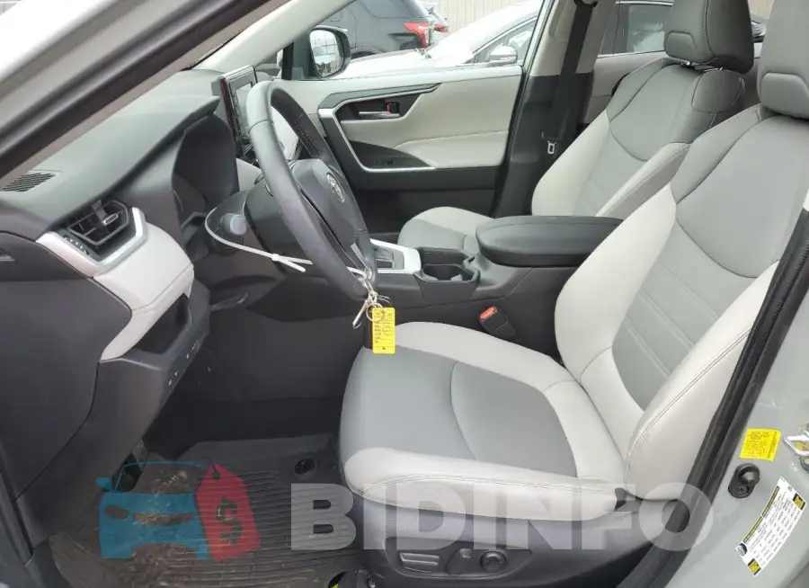 2T3C1RFV8MW180573 Photo# 7