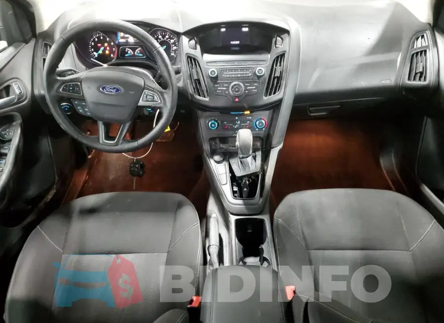 1FADP3F22JL223752 Photo# 8