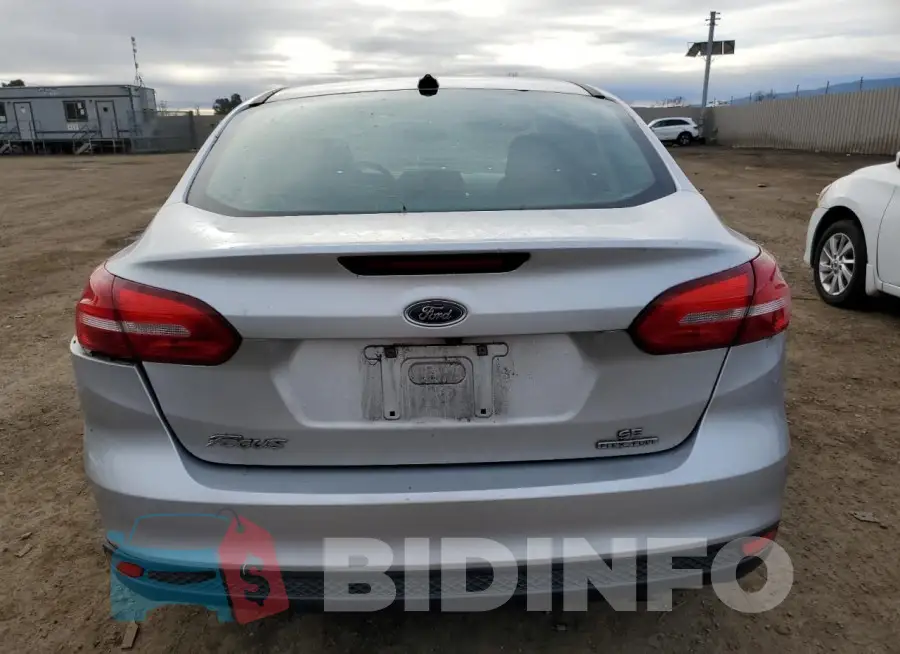 1FADP3F2XGL272643 Photo# 6