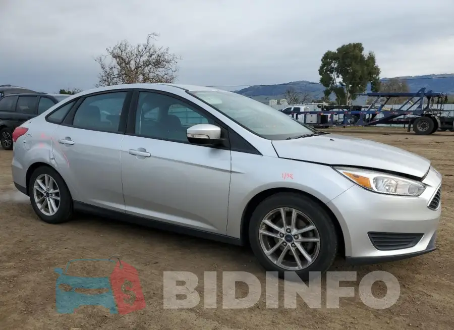 1FADP3F2XGL272643 Photo# 4