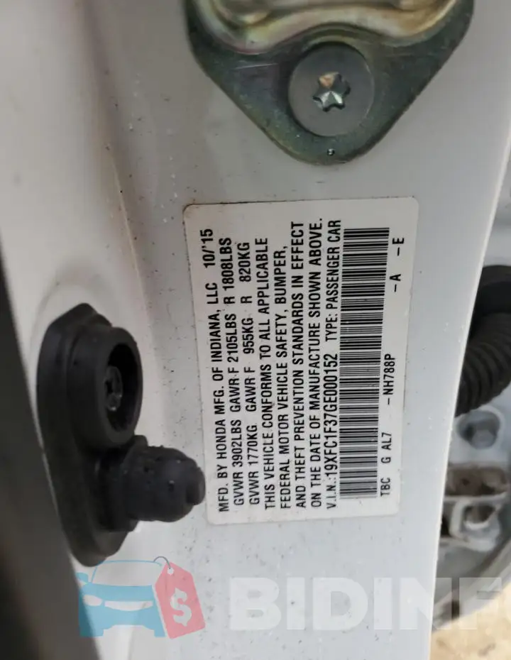 19XFC1F37GE000152 Photo# 12
