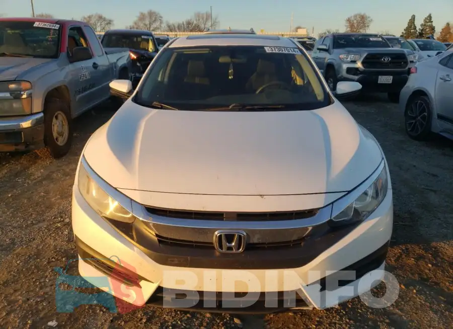 19XFC2F76HE215743 Photo# 5