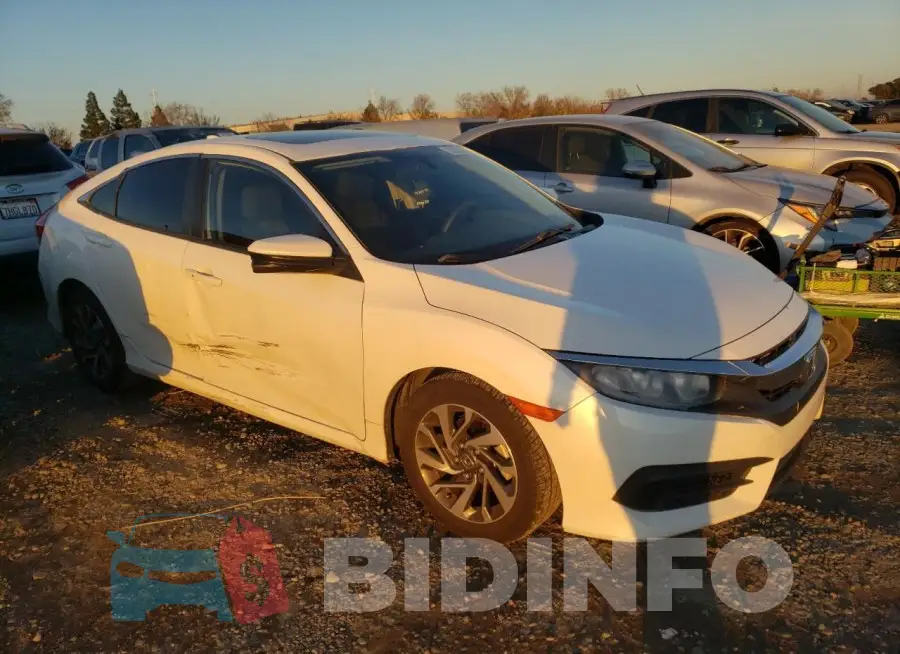 19XFC2F76HE215743 Photo# 4