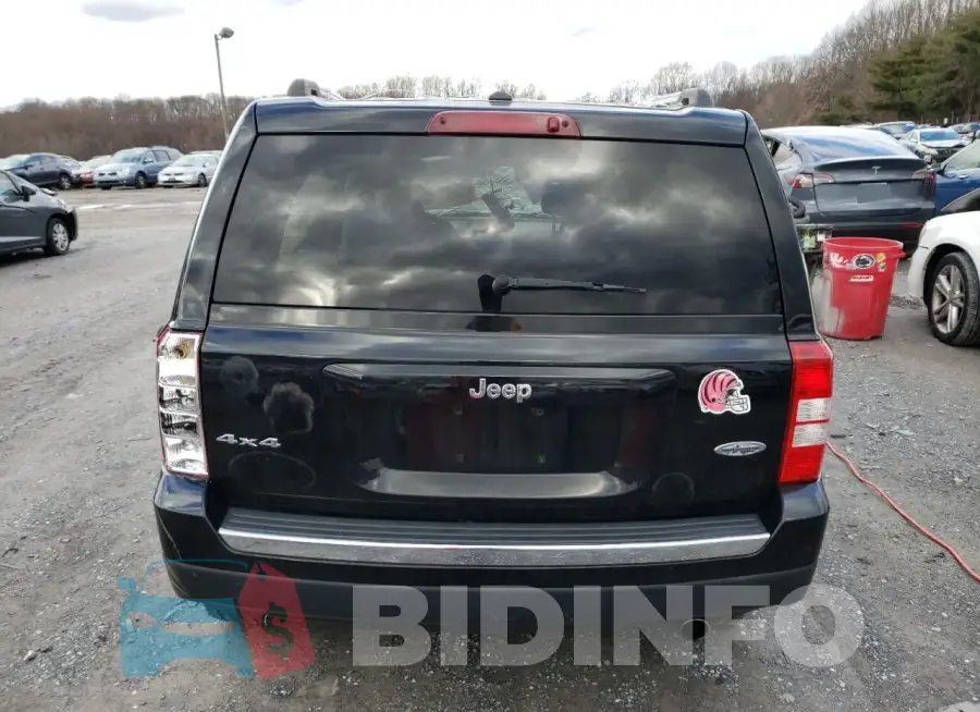 1C4NJRFB8HD205568 Photo# 6