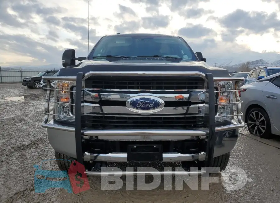 1FT7W2BT9JEB83824 Photo# 5