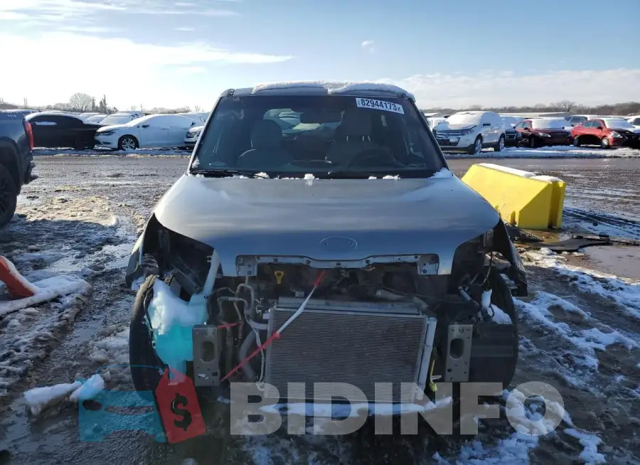 KNDJN2A22F7166392 Photo# 5