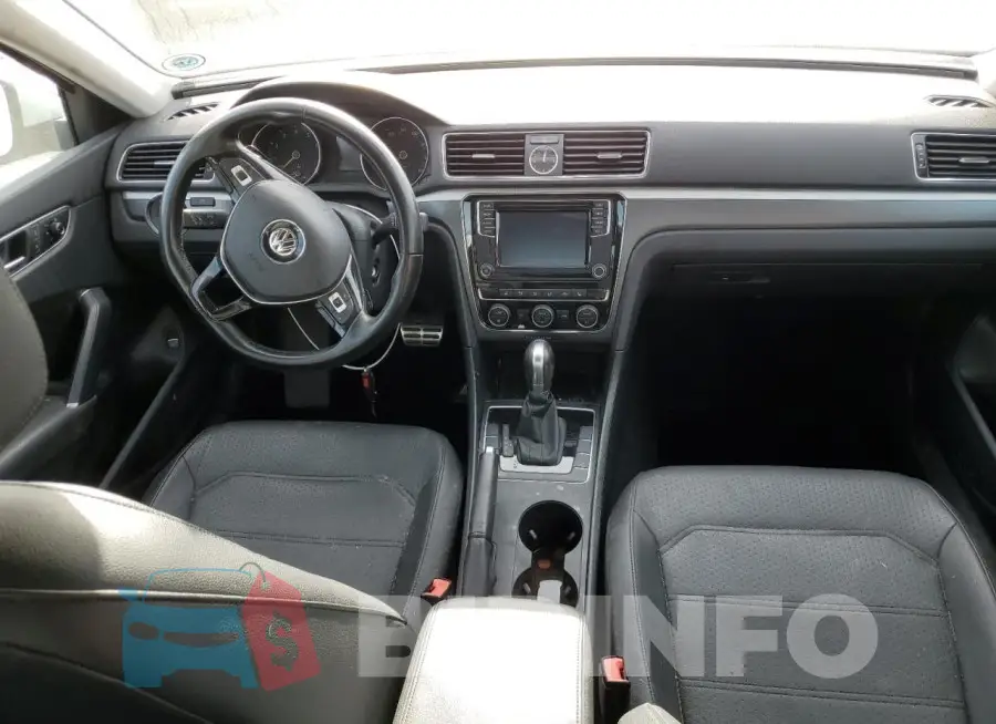 1VWDT7A32HC058046 Photo# 8