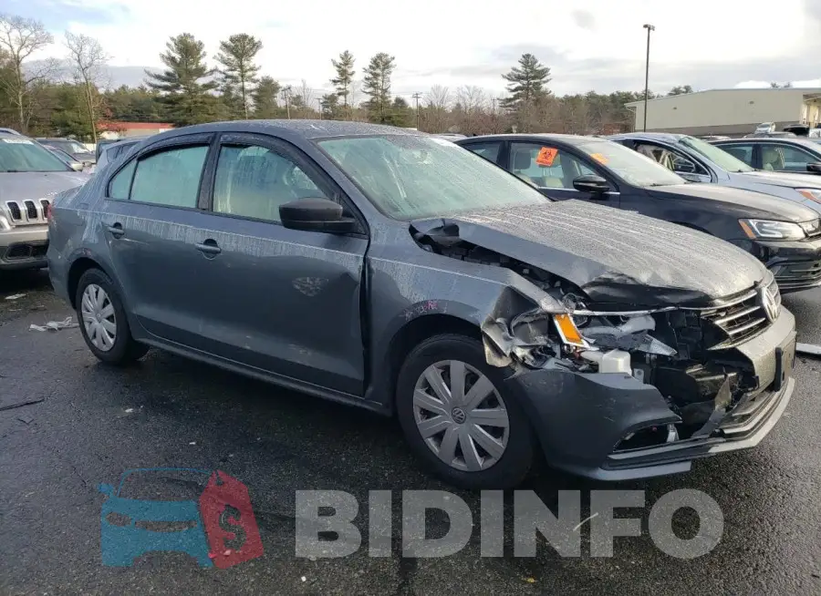3VW167AJ1GM352270 Photo# 4