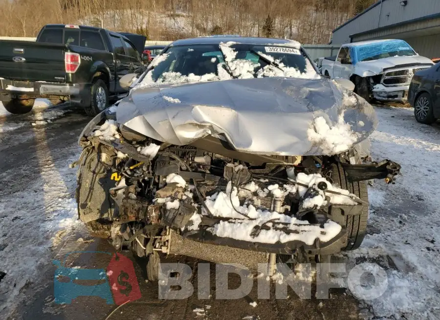 3VW5T7BU2LM043629 Photo# 5