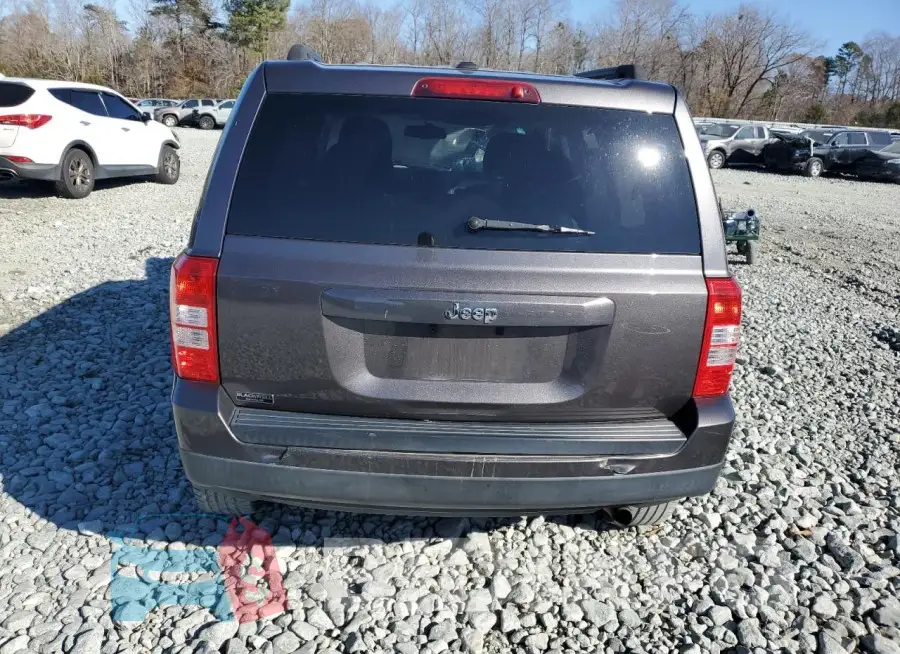1C4NJPBB9GD622867 Photo# 6