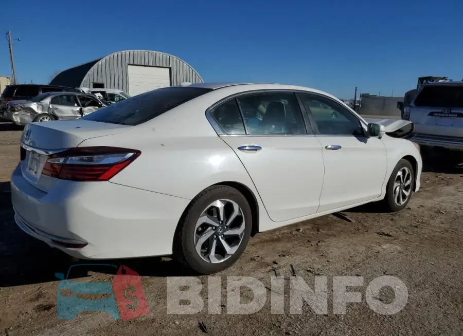 1HGCR2F88HA171114 Photo# 3