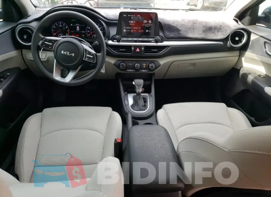 3KPF24AD8PE651102 Photo# 8