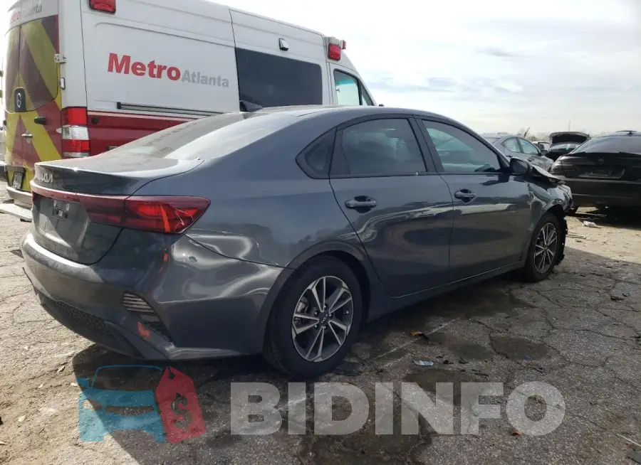 3KPF24AD8PE651102 Photo# 3