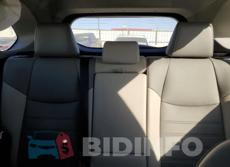 2T3C1RFV9MC142495 Photo# 10
