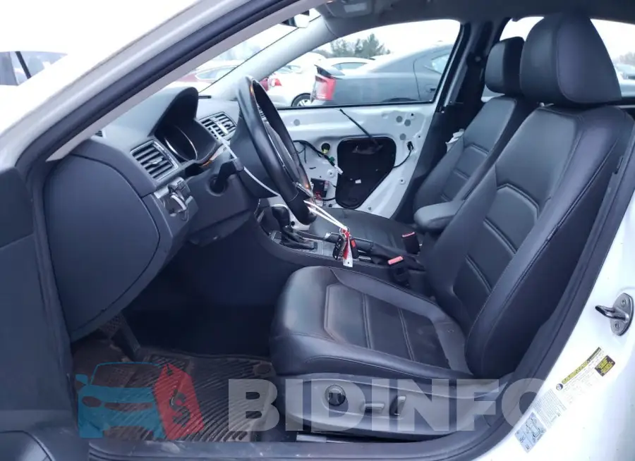 1VWGT7A37HC057553 Photo# 7