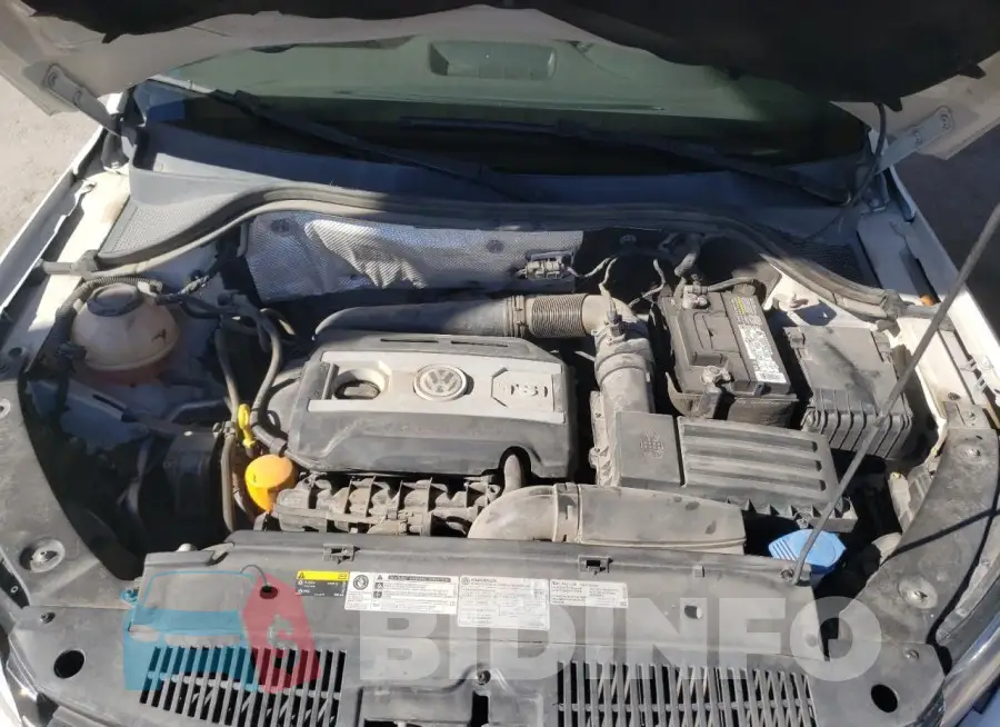 WVGAV7AX8HK050781 Photo# 12