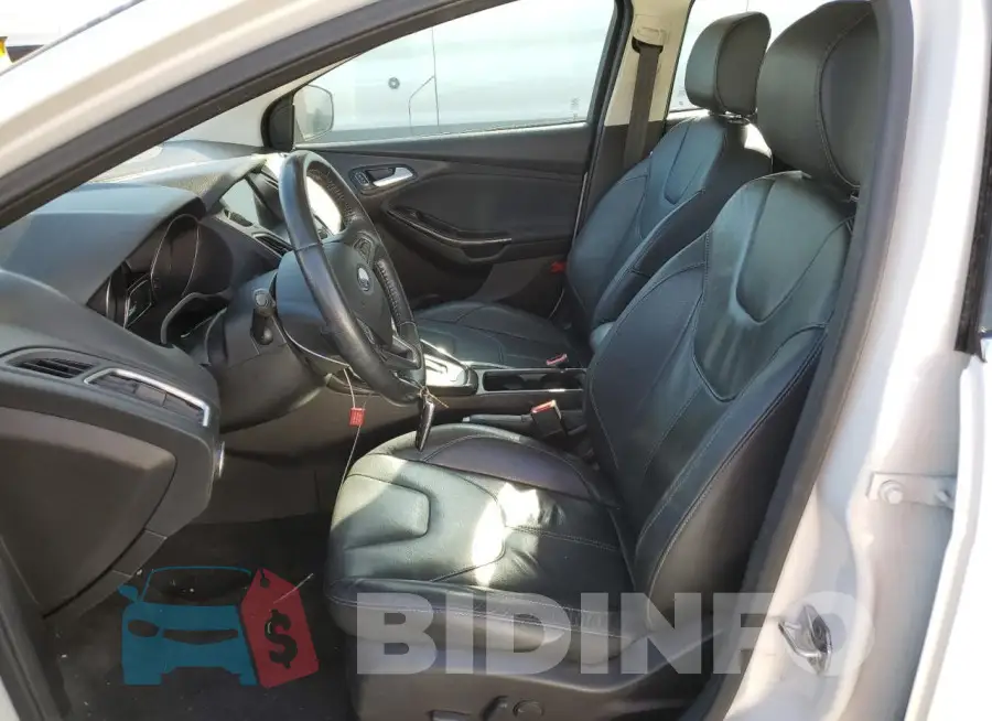 1FADP3N25GL267917 Photo# 7