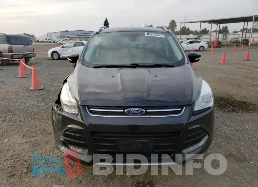 1FMCU0J9XFUB19718 Photo# 5
