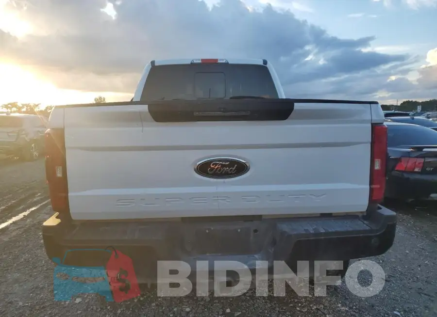 1FT7W2BT3JEB63357 Photo# 6