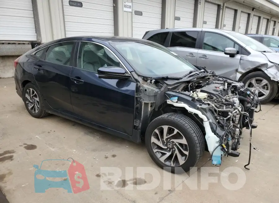 19XFC2F7XHE007817 Photo# 4