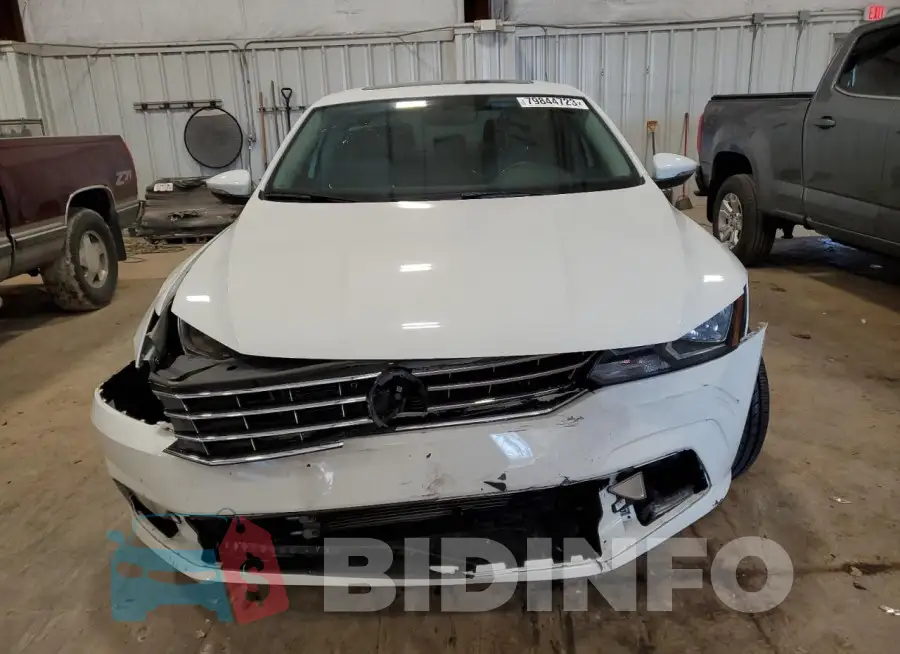 1VWBS7A31GC062257 Photo# 5