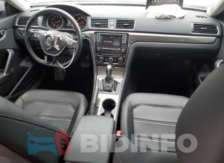 1VWBS7A31GC062257 Photo# 8