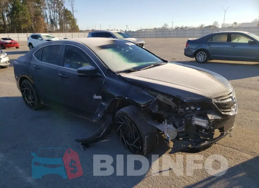 19UUB2F57GA001372 Photo# 4