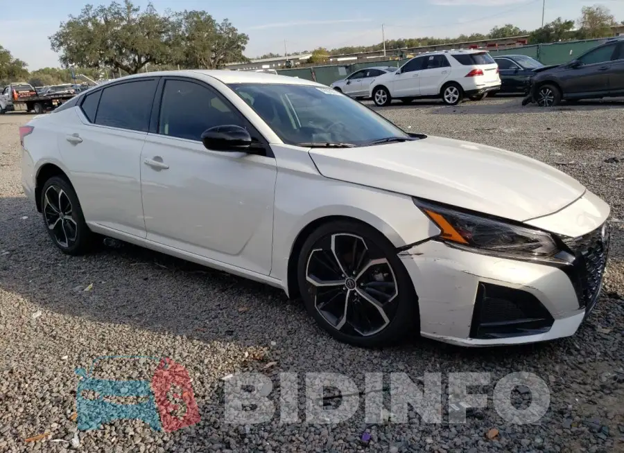 1N4BL4CV3PN412625 Photo# 4