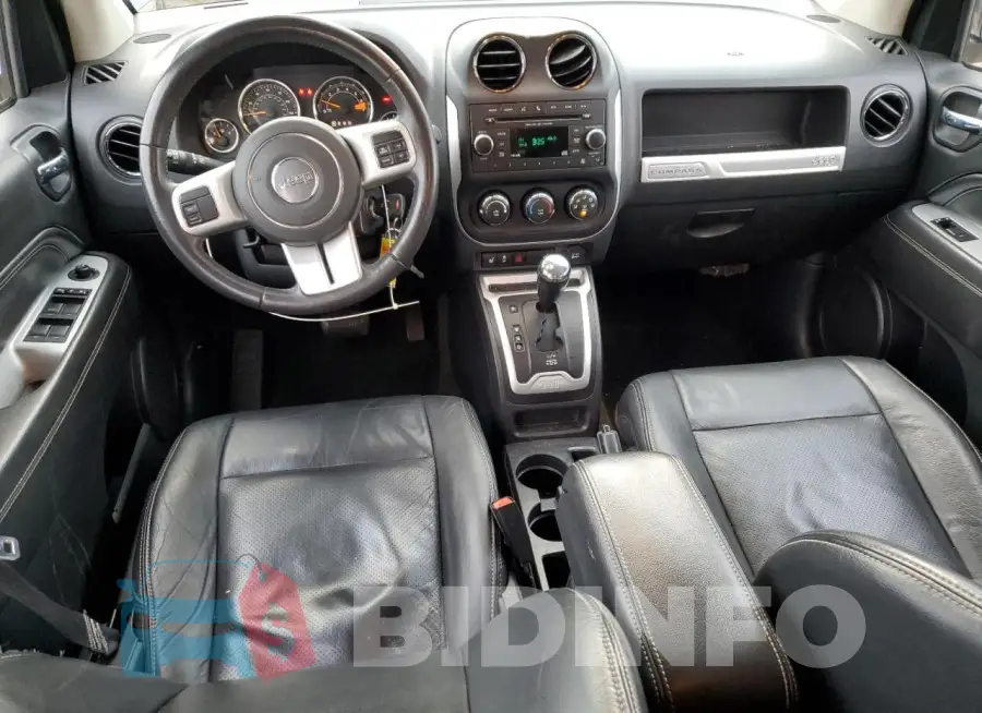 1C4NJDEB4HD109408 Photo# 8