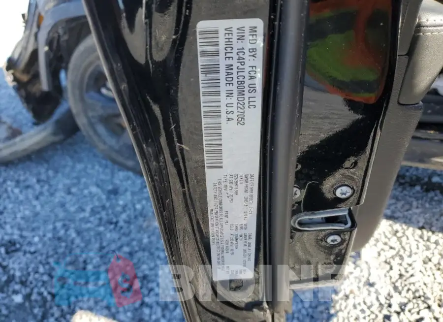 1C4PJLCB0MD227052 Photo# 12