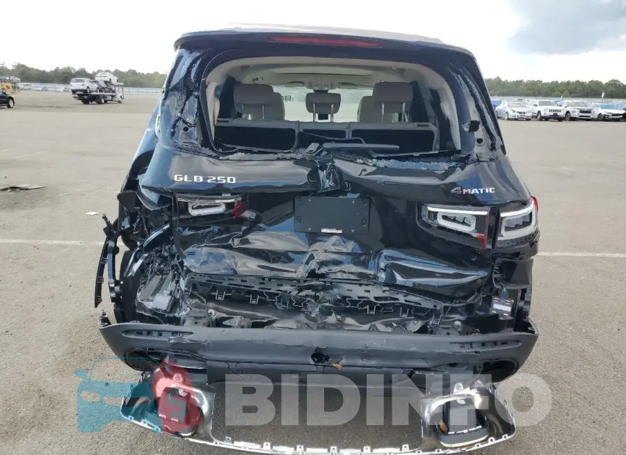 W1N4M4HB9NW201573 Photo# 6