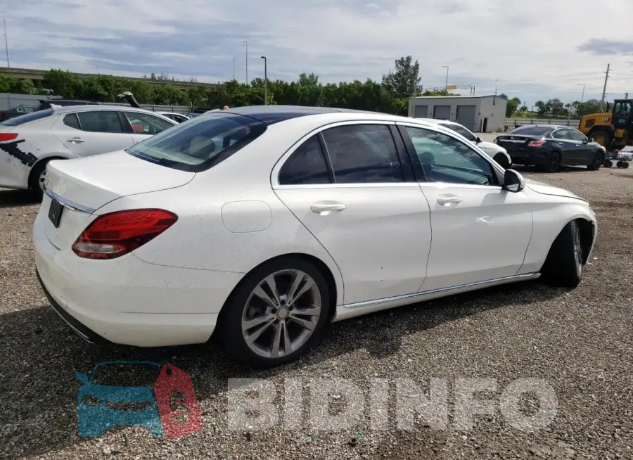 WDDWF4JB0HR221711 Photo# 3