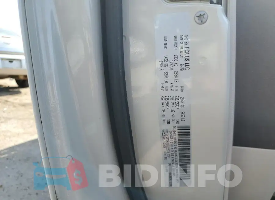 2C4RC1FGXLR222614 Photo# 13