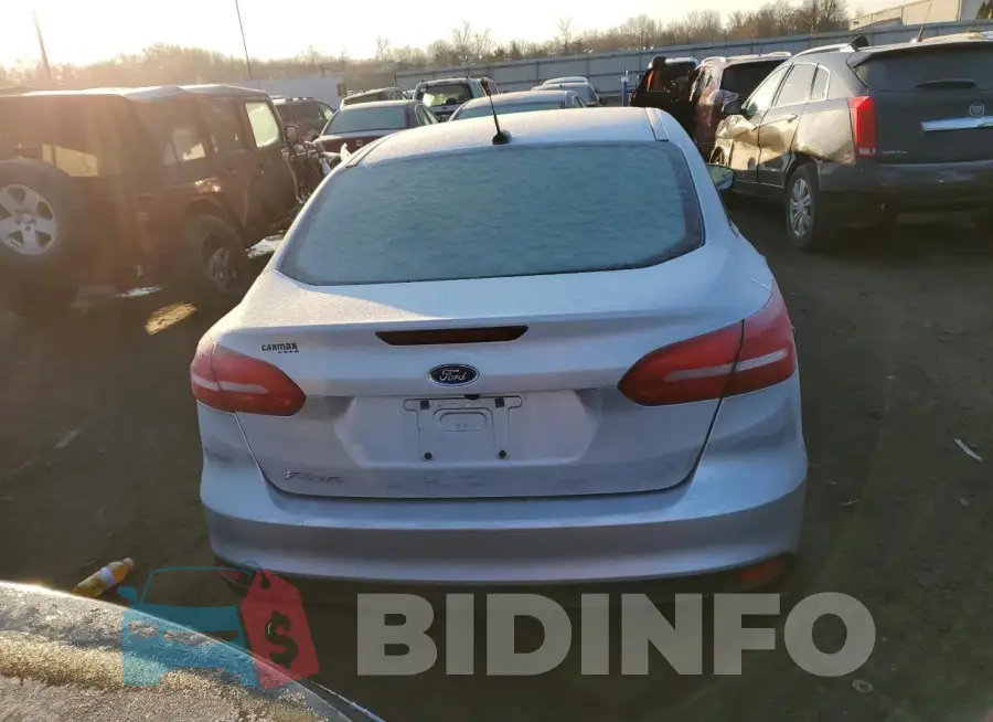 1FADP3E27GL280832 Photo# 6