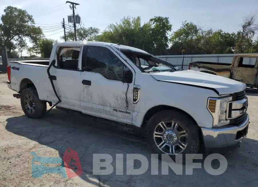 1FT7W2BT5JEB21918 Photo# 4