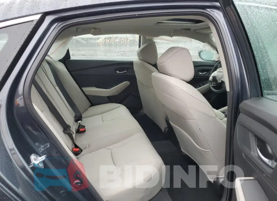 1HGCY1F35RA003174 Photo# 10