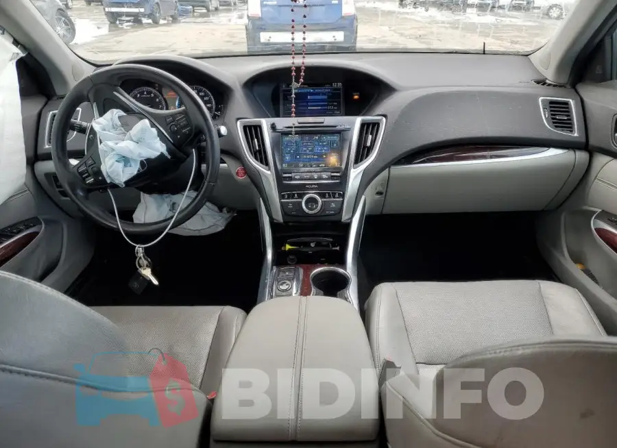 19UUB2F57GA002022 Photo# 8