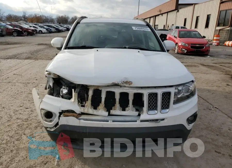 1C4NJDEB2GD724733 Photo# 5