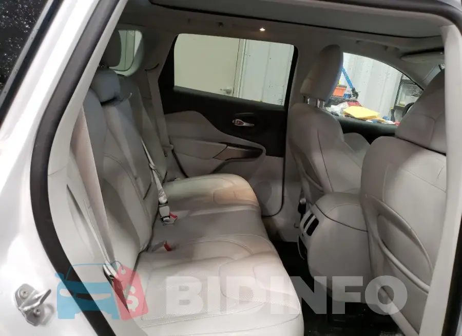 1C4PJMMX4MD240564 Photo# 10