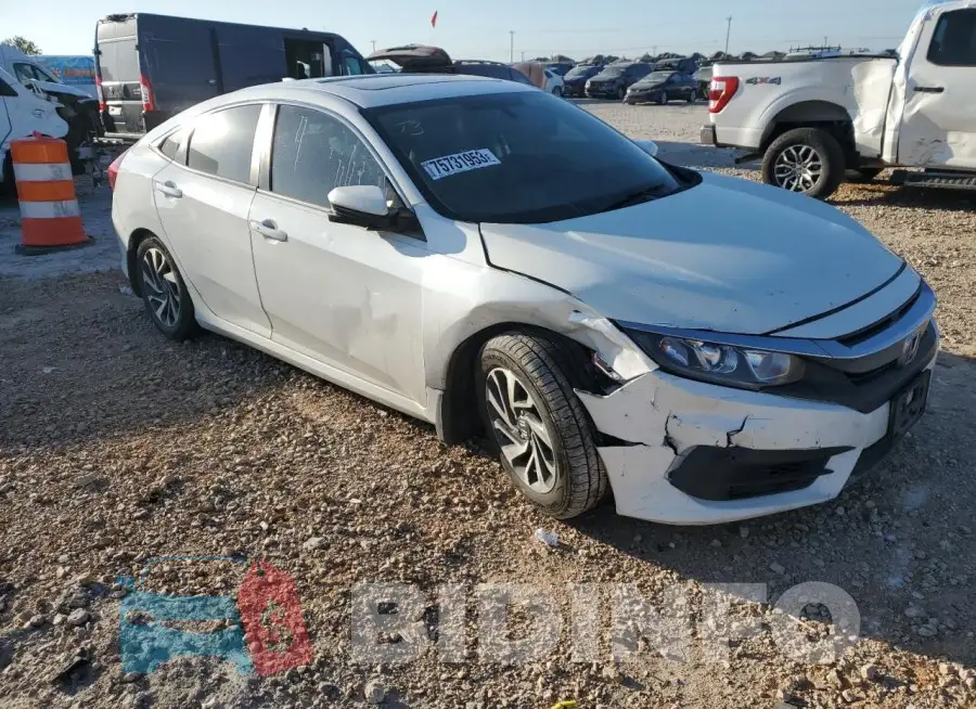19XFC2F78HE020033 Photo# 4